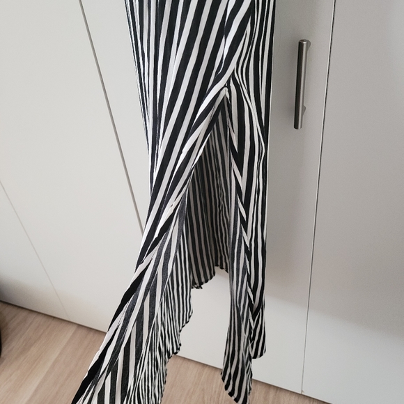 Billabong Black and White Striped Maxi Dress size small - Picture 8 of 9